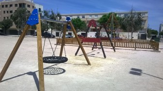 Joc infantil Pla 2 L’Ajuntament completa i millora els jocs infantils en l’espai recreatiu de La Xopera i en la zona residencial del Pla la veu d'algemesí