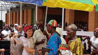 delegació de Basneere, a Burkina Faso, visitarà Algemesí durant una setmana coincidint amb les festes de la Mare de Déu de la Salut,  Patrimoni de la Humanitat la veu d'algemesí