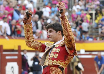 setmana de bous algemesí ángel sánchez santacoloma de Flor de Jara carlos bueno moisés castell