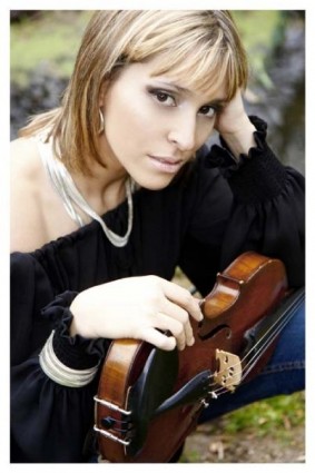 El sistema d'orquestres infantils de la "Simón Bolivar" s'acosta a la Ribera  Gabriela Correa, violinista  la veu d'algemesí