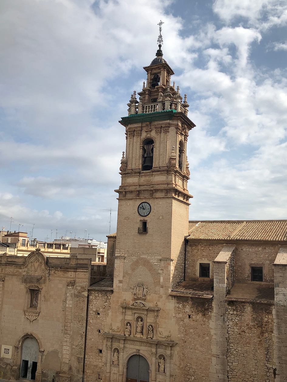 Els festers del Barri Capella organitzen una ruta guiada pel centre de la ciutat per a explicar la història d'Algemesí i de la Festa de la Mare de Déu de la Salut