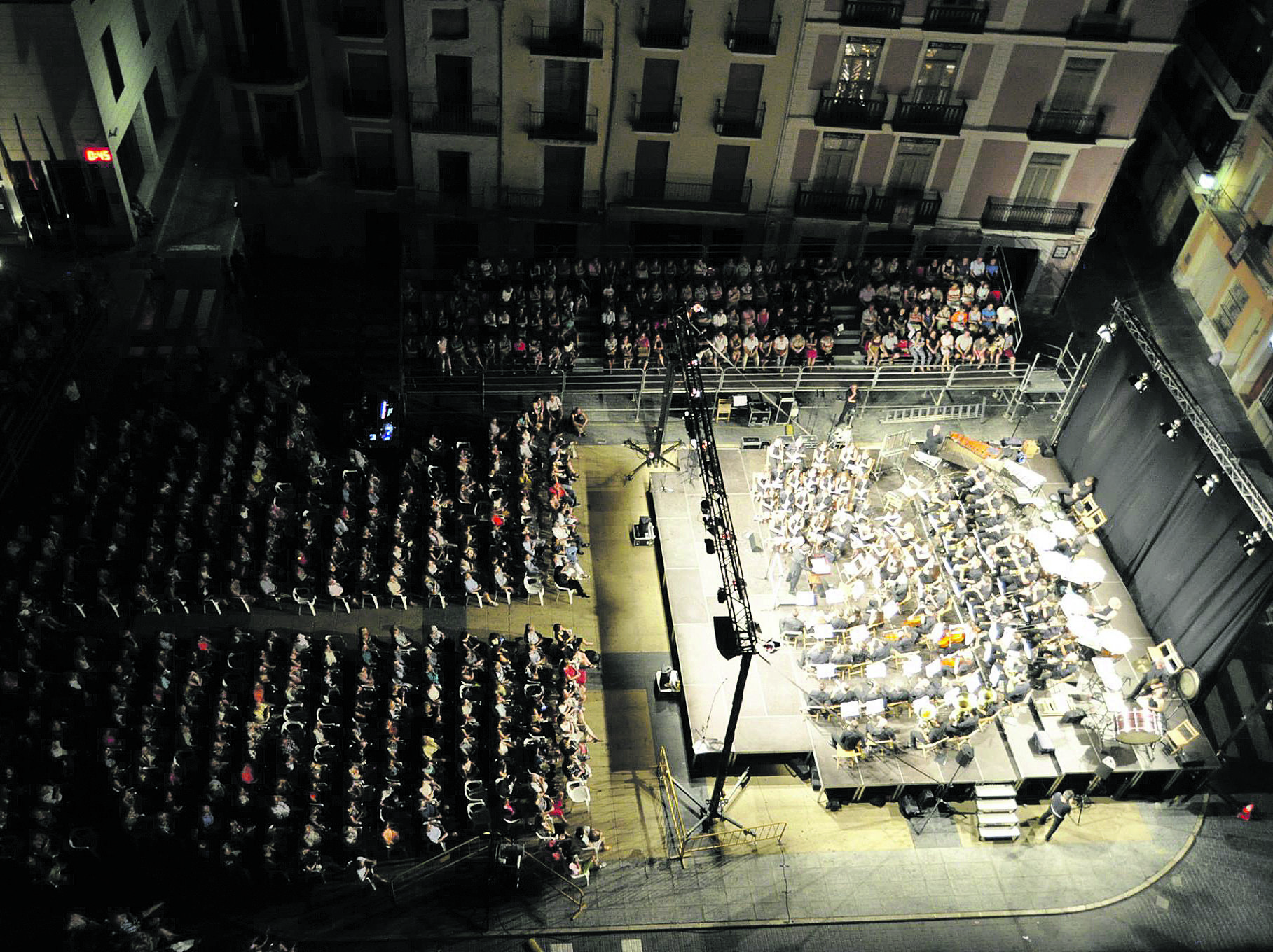 Concert de la Nit del Retorn celebrat a la plaça salut naval