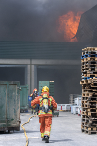 Incendi a les instal·lacions de COPAL. Nº40 - juny 2015. MOISÉS CASTELL/Prensa2