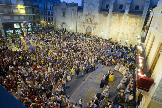 Entrega de premis fallers. La falla del Mercat muntada a la plaça Major per les obres del Mercat. Nº6 - abril 2012. MOISÉS CASTELL/Prensa2