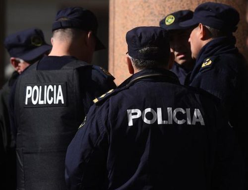 Dos policies eviten la fugida d’un presumpte homicida